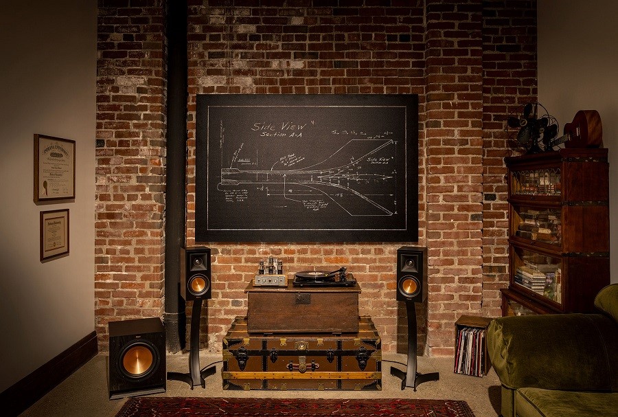 An Overview of Klipsch RP-600M Speakers